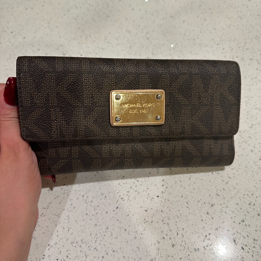 Michael kors wallet